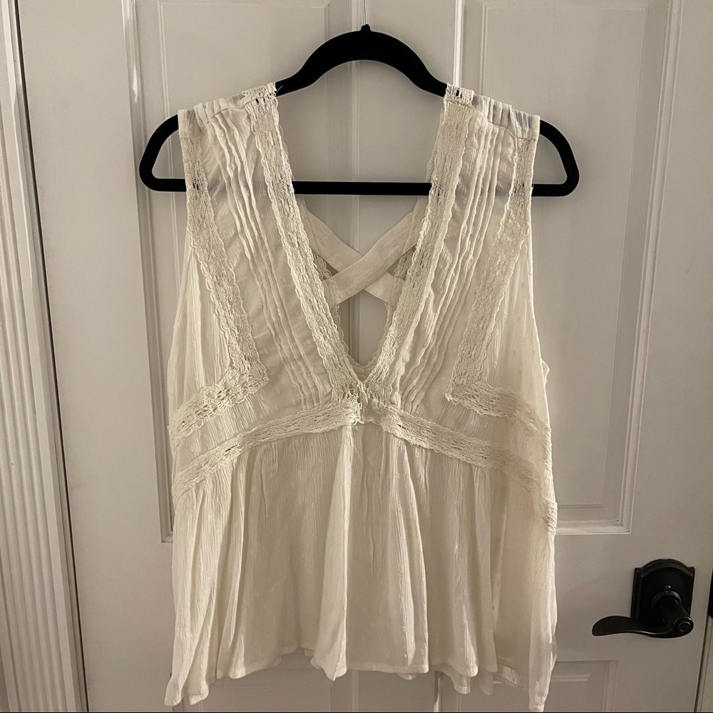 American Eagle Flowy Tank Top
